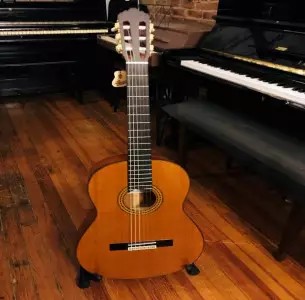 ویژگی های گیتار یاماها CS40